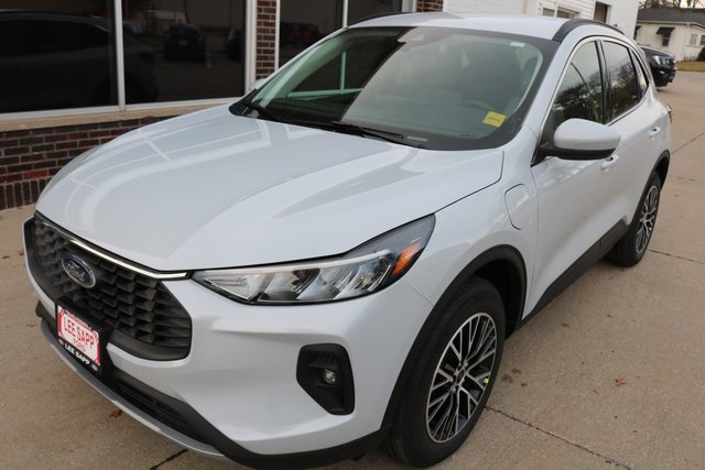 New 2025 Ford Escape SE image 3
