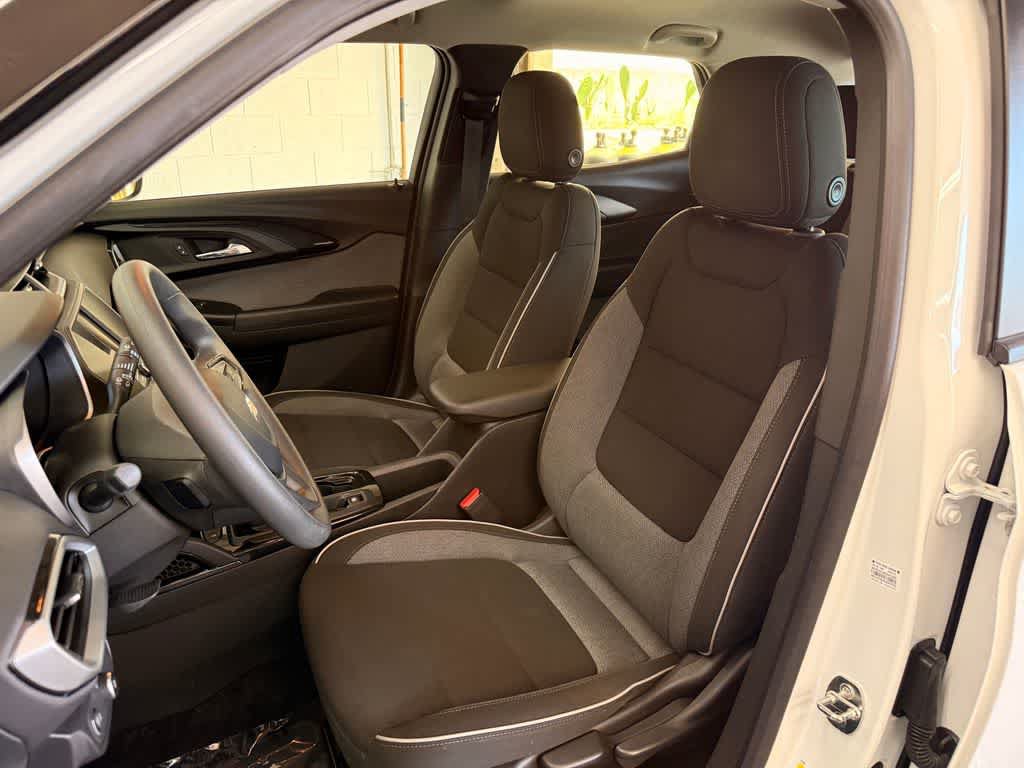Used 2023 Chevrolet TrailBlazer LS FWD image 11