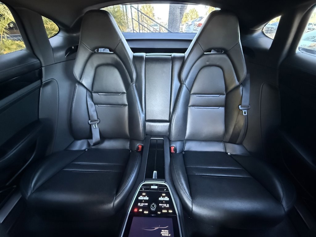 Used 2018 Porsche Panamera 4 image 15
