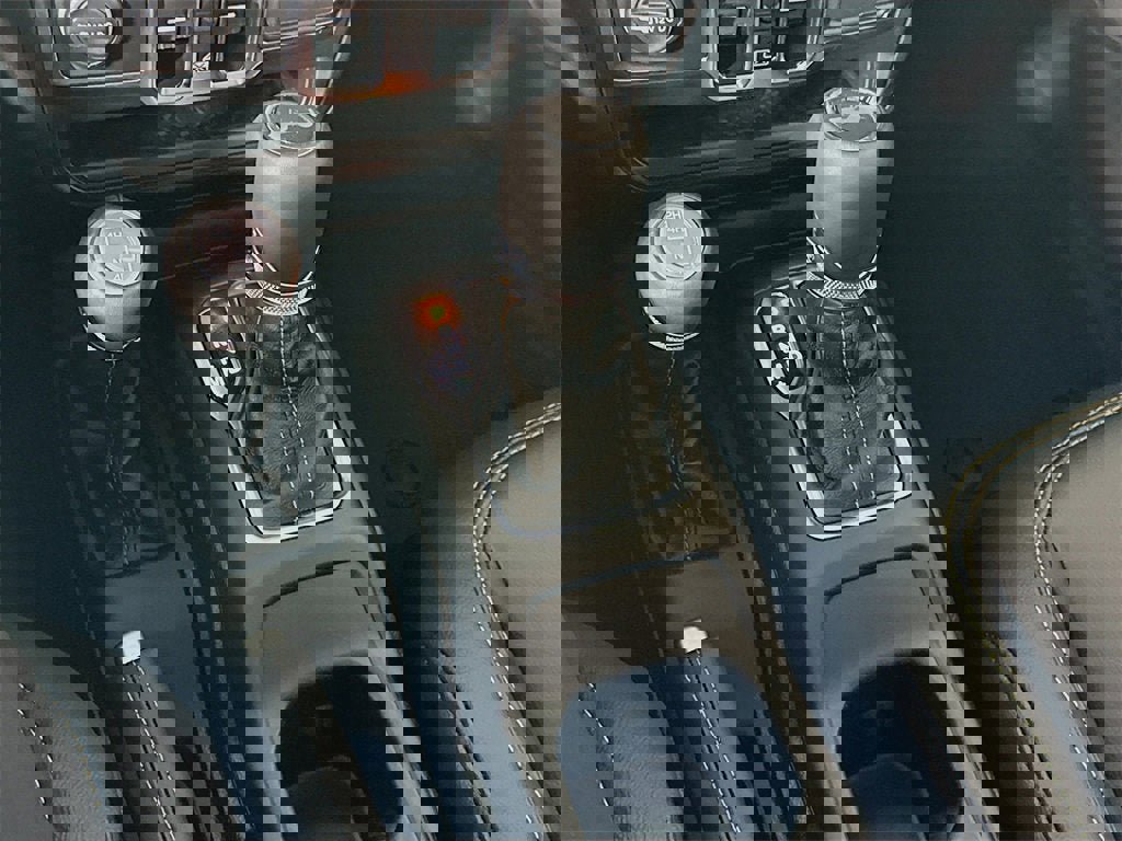 Used 2025 Jeep Wrangler Sahara w/ Safety Group image 10