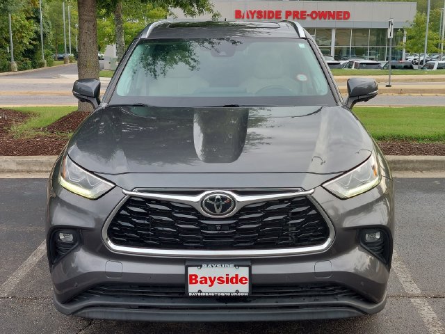 Used 2023 Toyota Highlander Limited FWD image 5