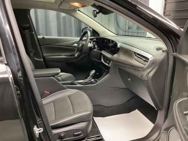 Used 2025 Buick Encore GX Avenir w/ Avenir Convenience Package AWD/4WD image 10