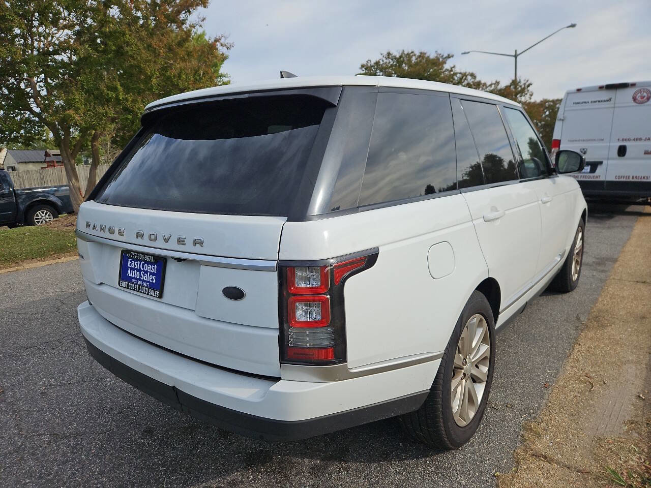 Used 2017 Land Rover Range Rover HSE image 6