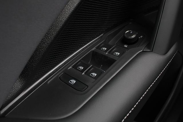 New 2026 Volkswagen Tiguan SE image 8