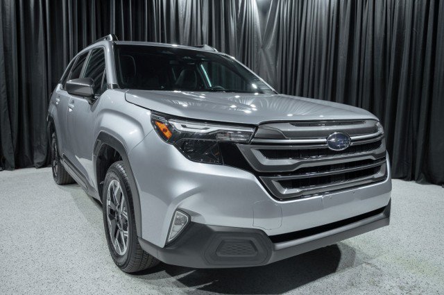 Used 2026 Subaru Forester Premium AWD/4WD image 3