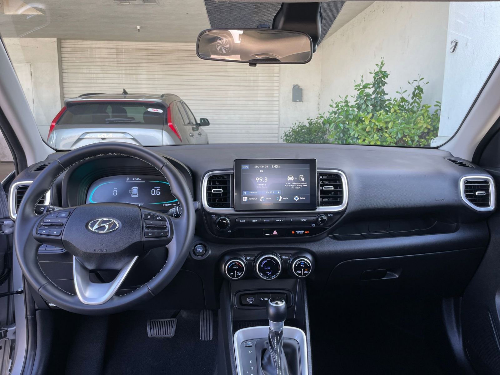 Used 2025 Hyundai Venue SEL FWD image 34