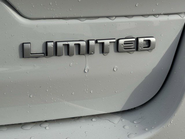 New 2025 Jeep Grand Cherokee Limited w/ Trailer Tow Package image 35