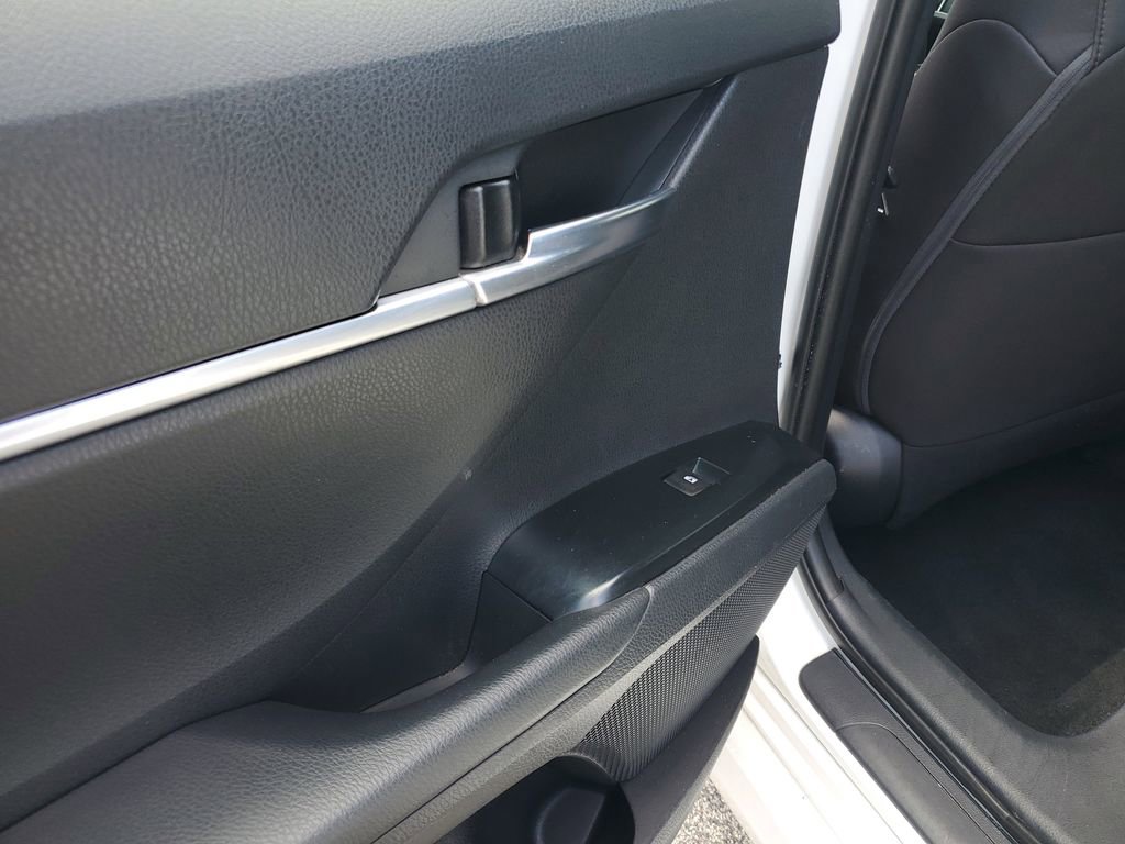 Used 2018 Toyota Camry LE FWD image 10