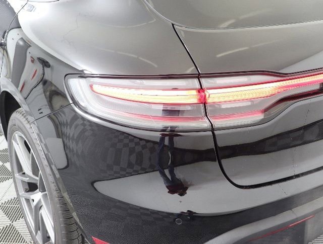 Used 2025 Porsche Macan image 11