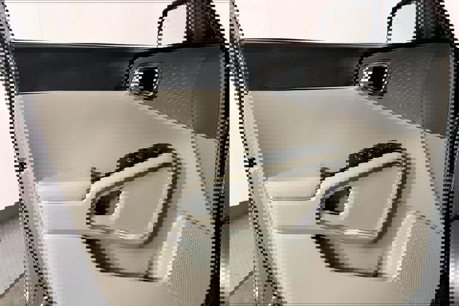 Certified 2025 Kia Soul LX image 24