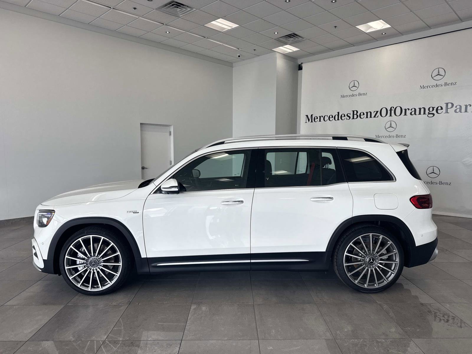 New 2026 Mercedes-Benz GLB 35 AMG 4MATIC image 8