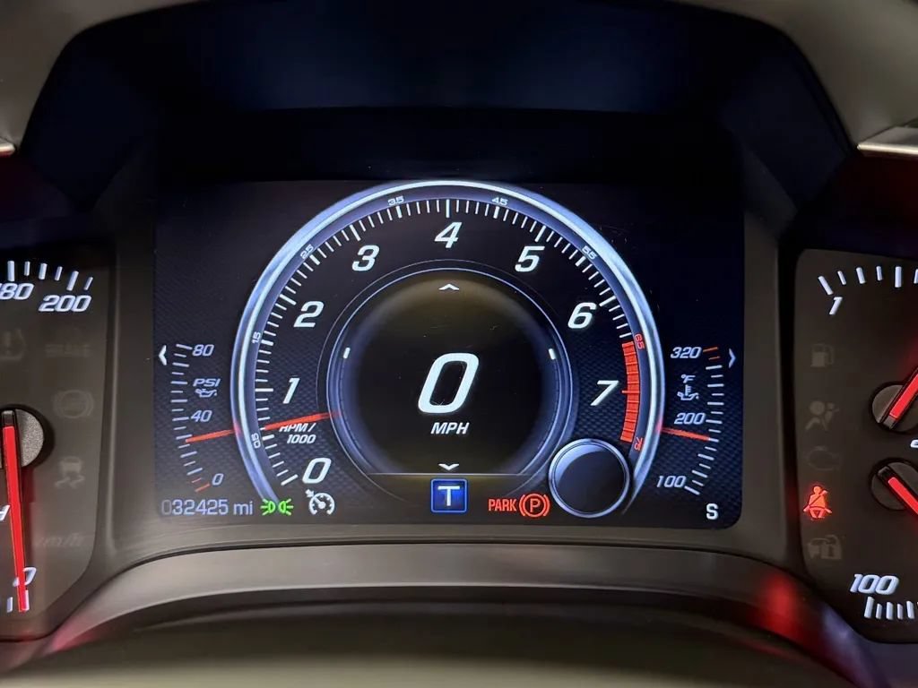 Used 2014 Chevrolet Corvette Stingray Convertible RWD image 21