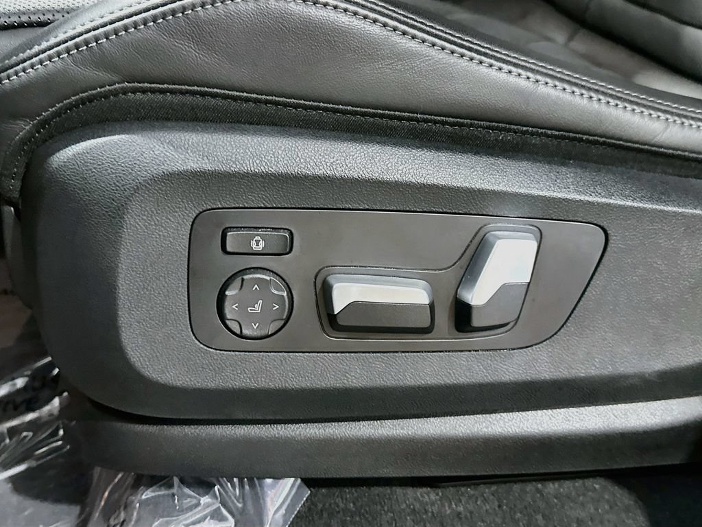 Used 2024 BMW X5 xDrive50e AWD/4WD image 20