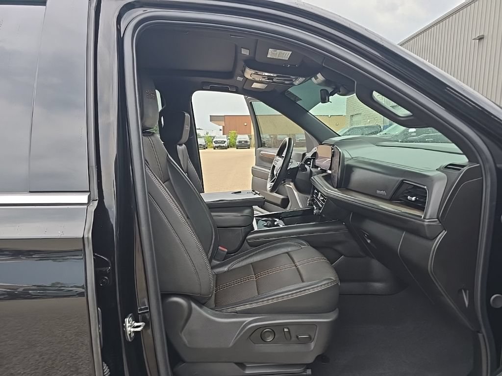 Used 2025 Chevrolet Tahoe High Country w/ Sun And Tow Package AWD/4WD image 14