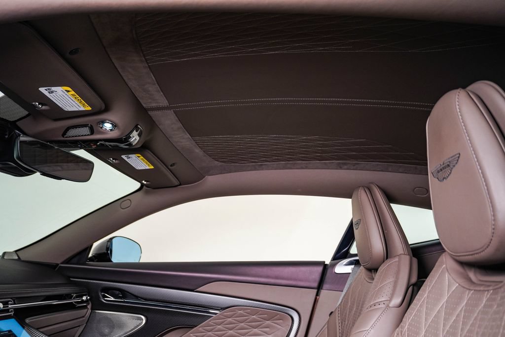 Used 2024 Aston Martin DB12 Coupe RWD image 22