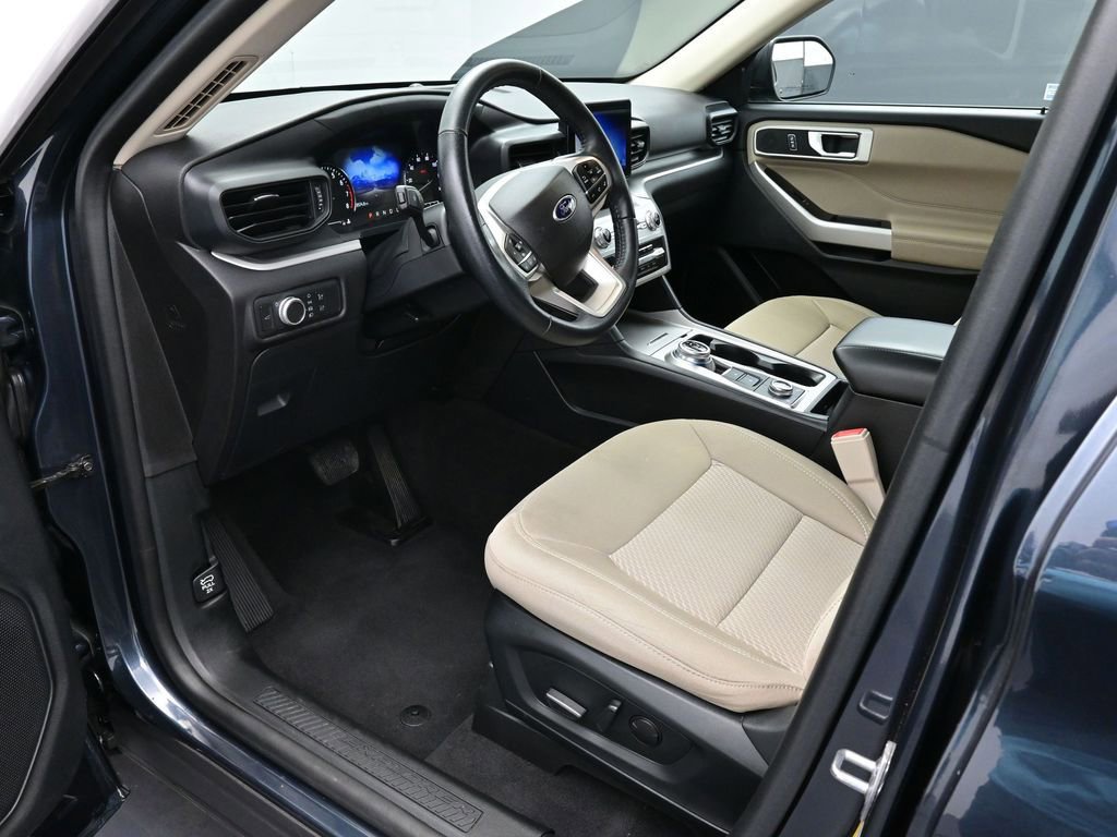 Certified 2022 Ford Explorer XLT w/ Class IV Trailer Tow Package image 10