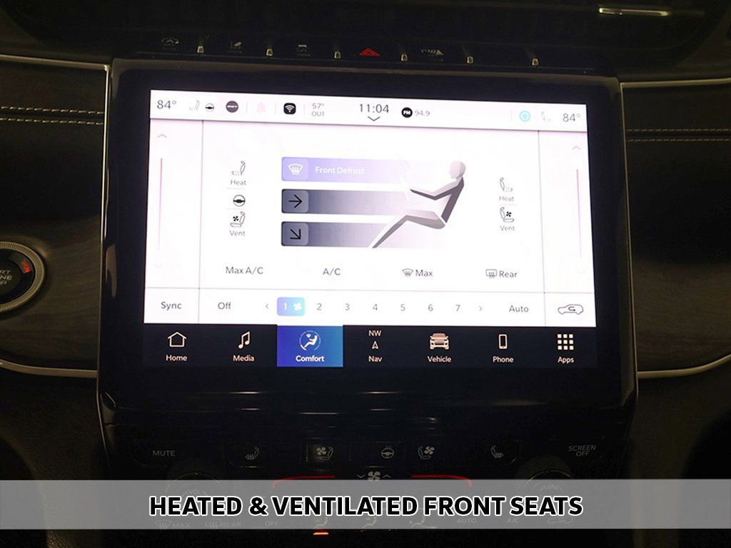 Used 2023 Jeep Grand Cherokee Limited w/ Luxury Tech Group II image 7