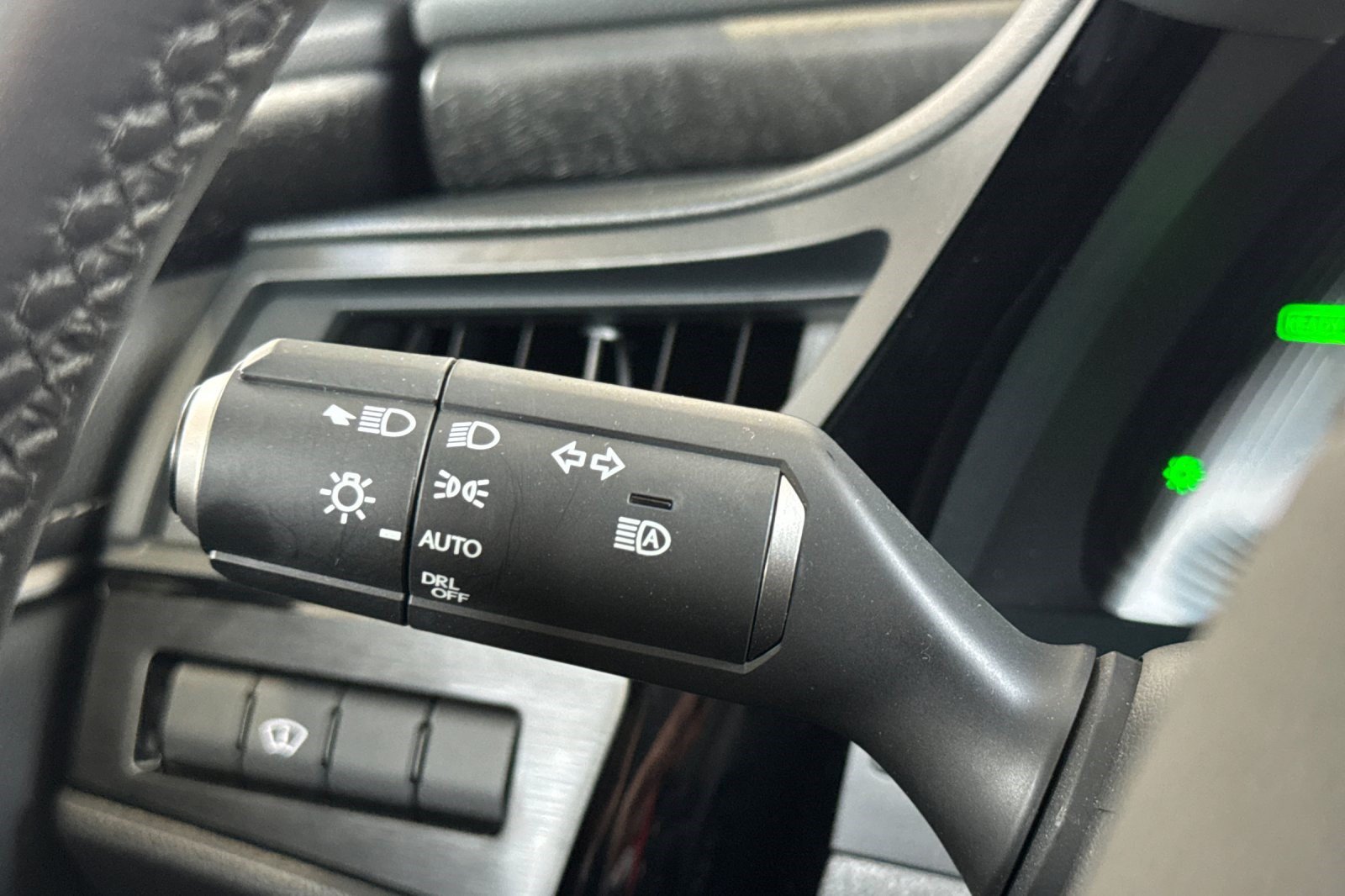 Used 2025 Lexus ES 300h w/ Premium Package FWD image 31
