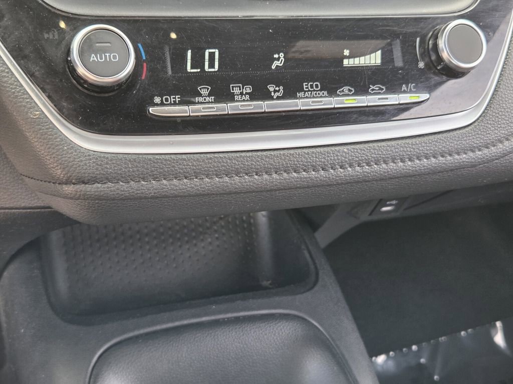 Used 2023 Toyota Corolla SE image 18
