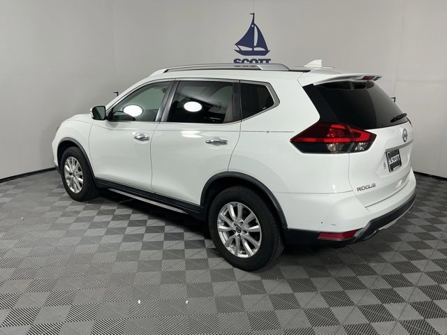 Used 2018 Nissan Rogue SV image 4