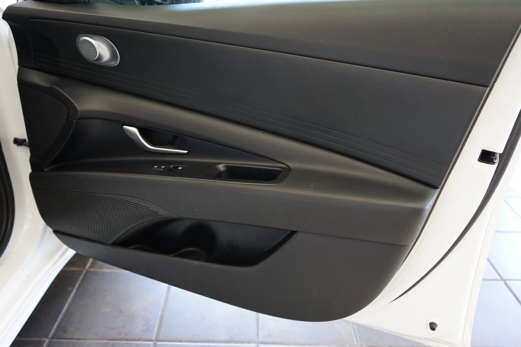 Used 2021 Hyundai Elantra SE FWD image 34