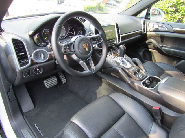 Used 2017 Porsche Cayenne S Platinum image 12