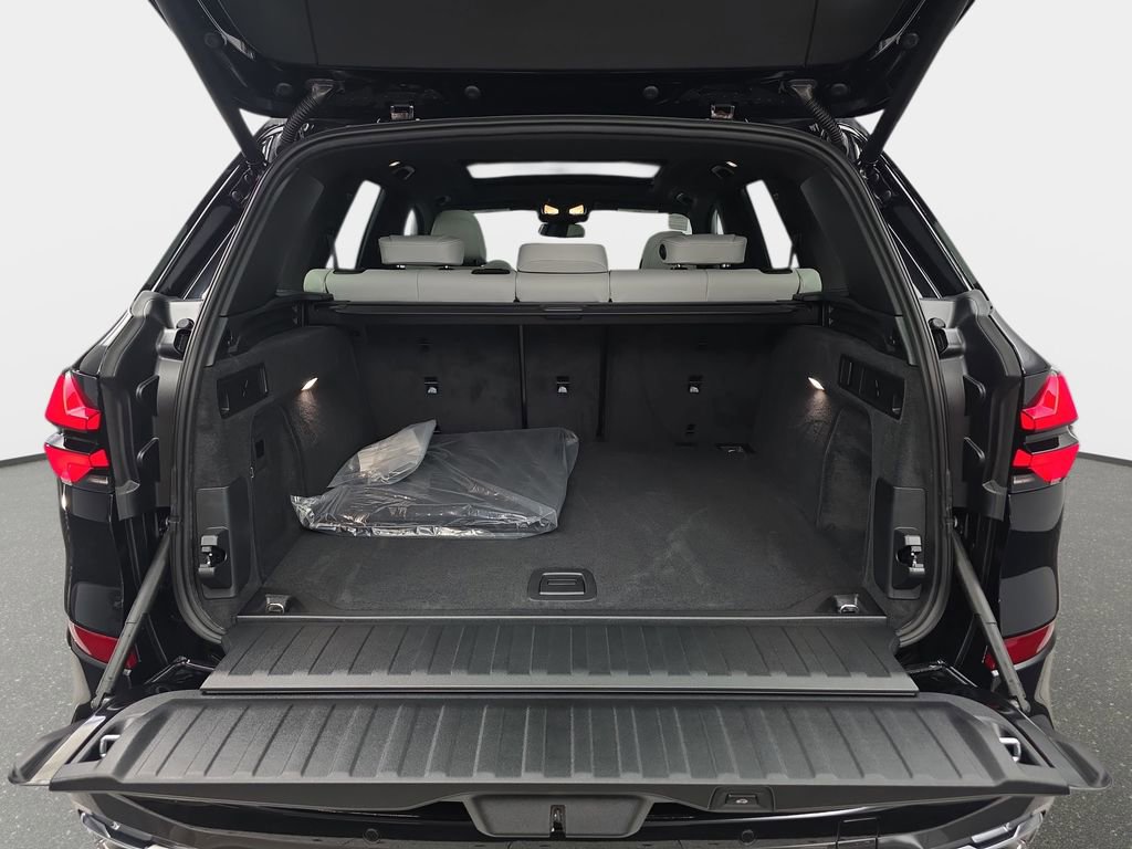 New 2026 BMW X5 xDrive40i w/ M Sport Package image 12