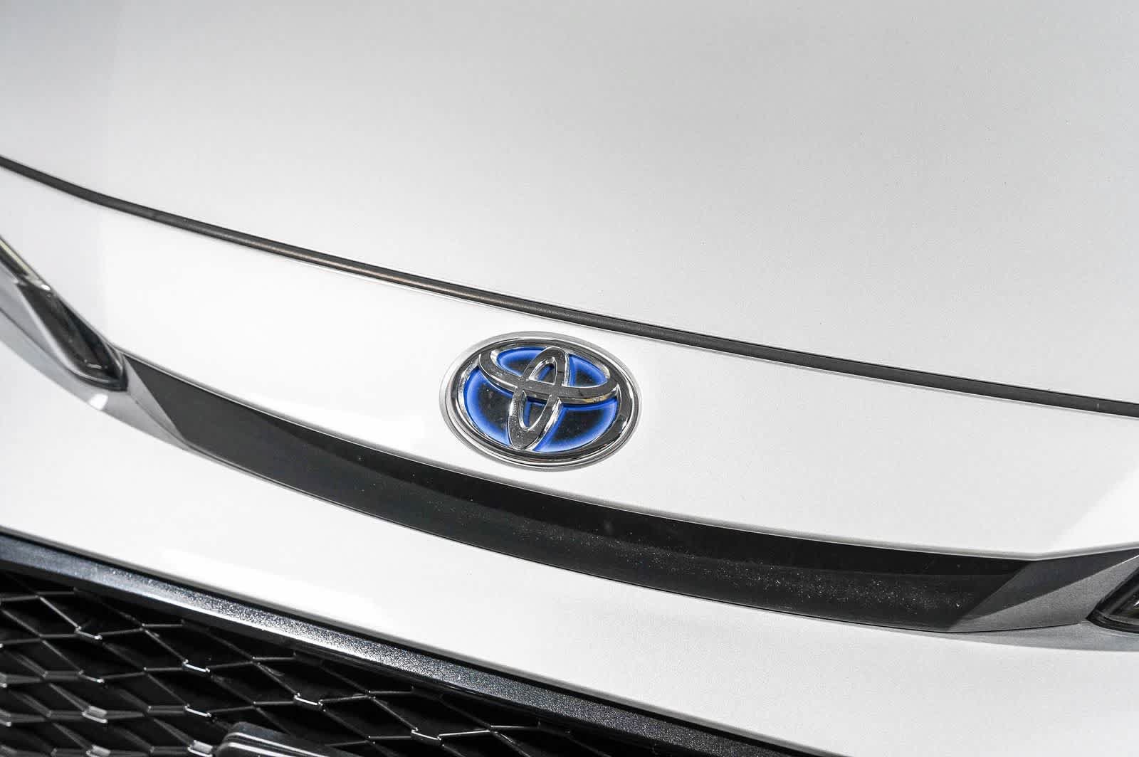 Certified 2023 Toyota Corolla SE w/ Carpet Mat Package (TMS) FWD image 9