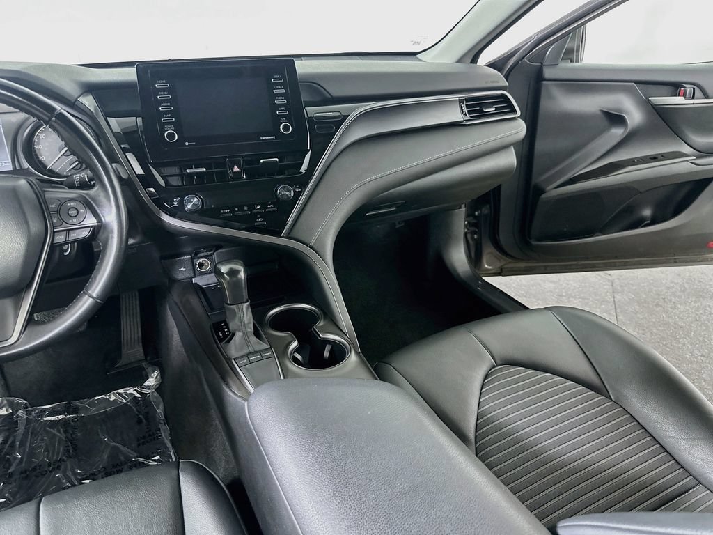 Used 2023 Toyota Camry SE FWD image 19