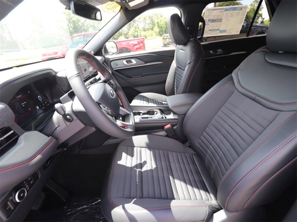 New 2025 Ford Explorer ST-Line image 2