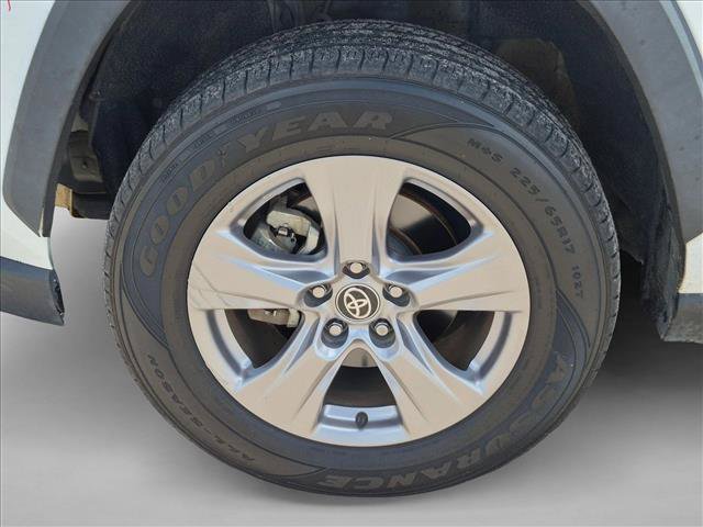 Used 2023 Toyota RAV4 XLE w/ Convenience Package FWD image 10