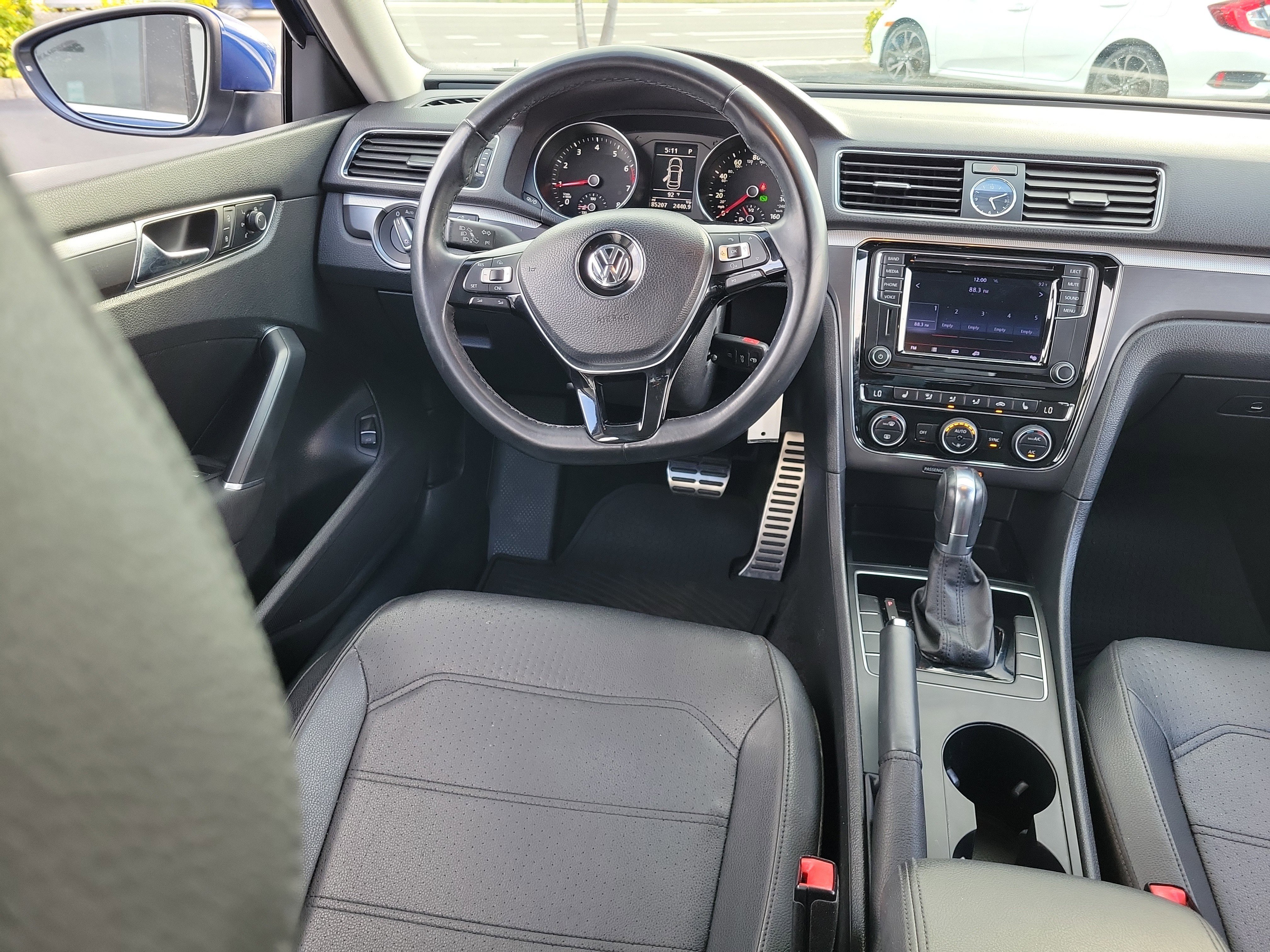 Used 2017 Volkswagen Passat 1.8T R-Line FWD image 17
