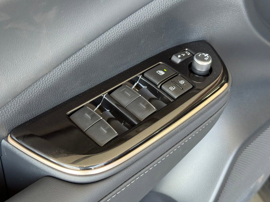 New 2025 Toyota Crown Signia image 16