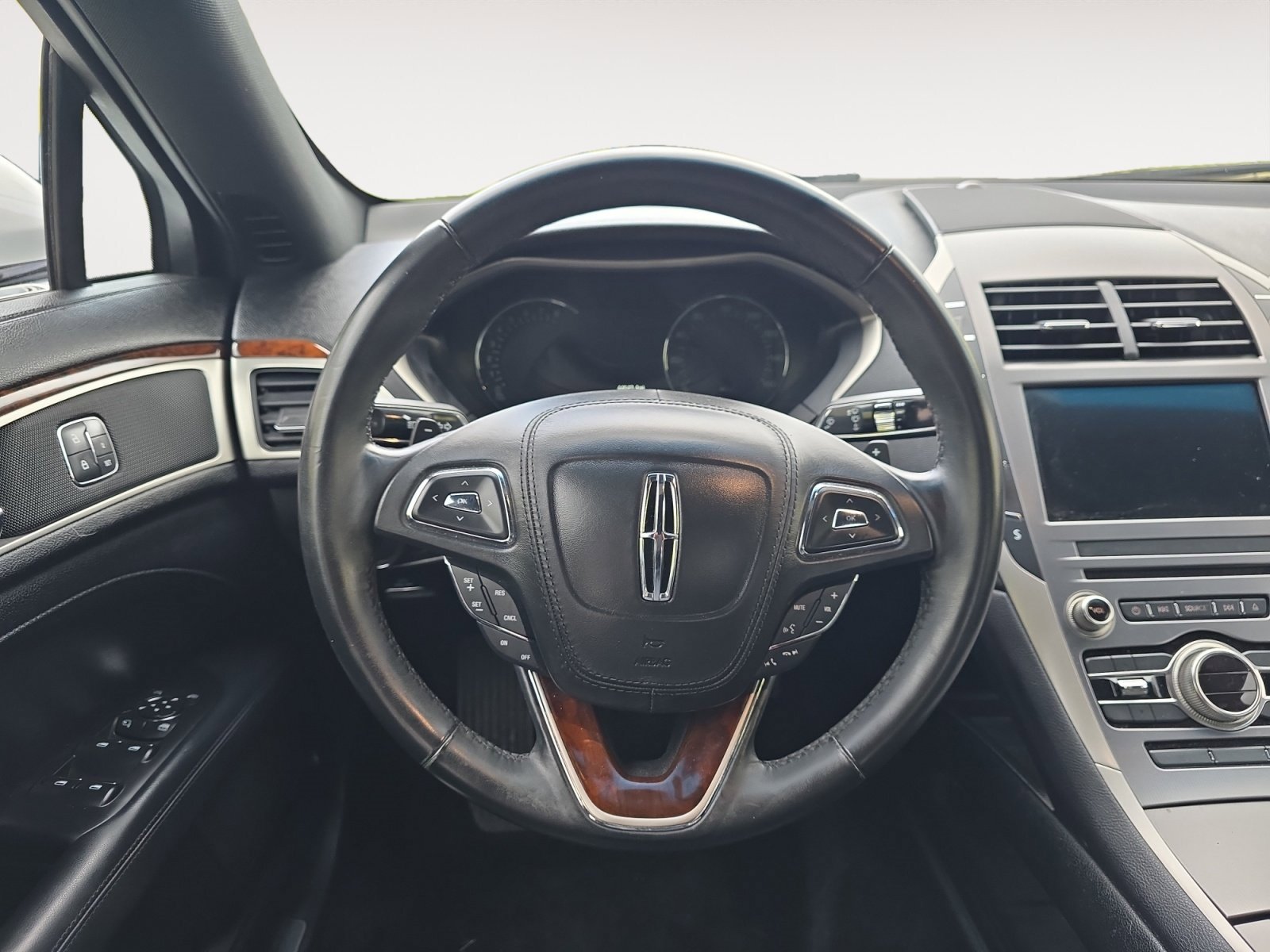 Used 2017 Lincoln MKZ Select w/ Select Plus Package image 10