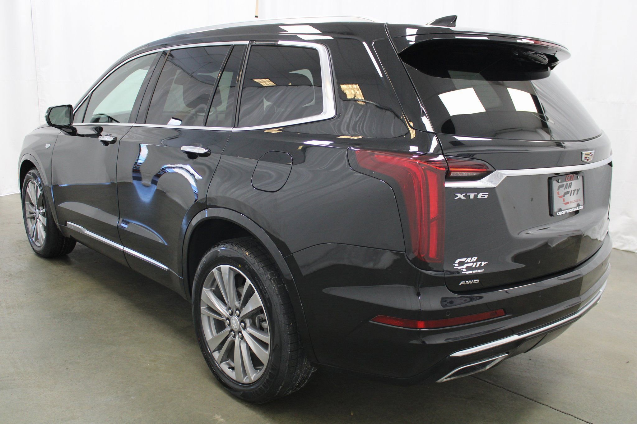 Used 2023 Cadillac XT6 Premium Luxury image 8