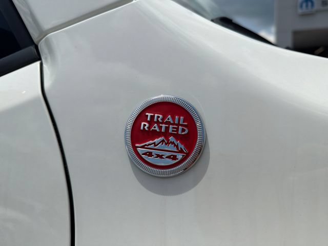 Used 2023 Jeep Renegade Trailhawk AWD/4WD image 4