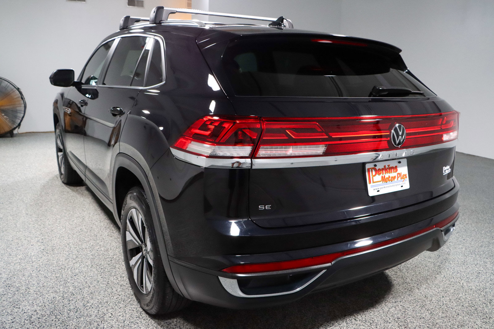 Used 2024 Volkswagen Atlas Cross Sport SE image 9
