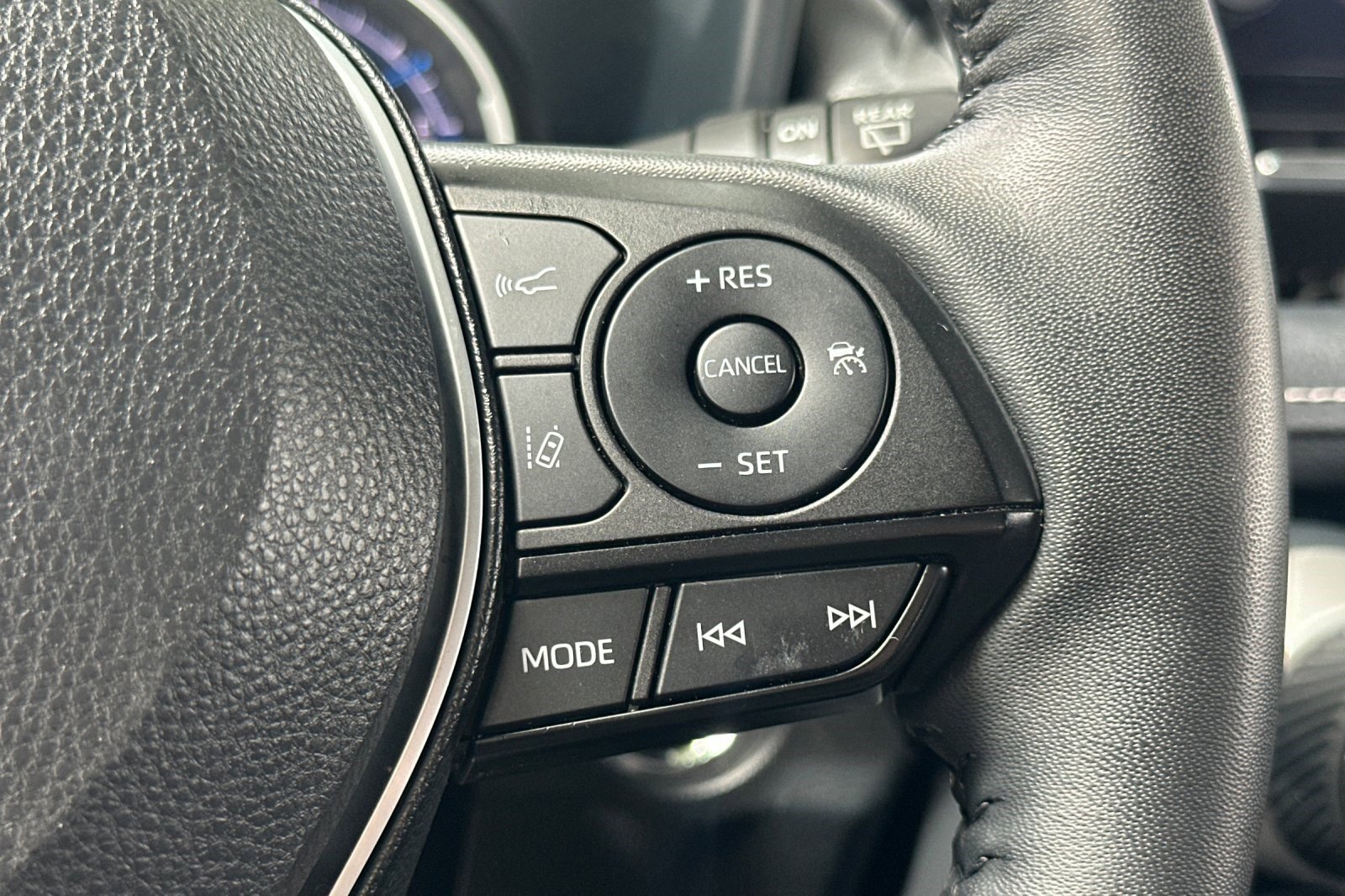 Used 2023 Toyota RAV4 XLE Premium AWD/4WD image 30