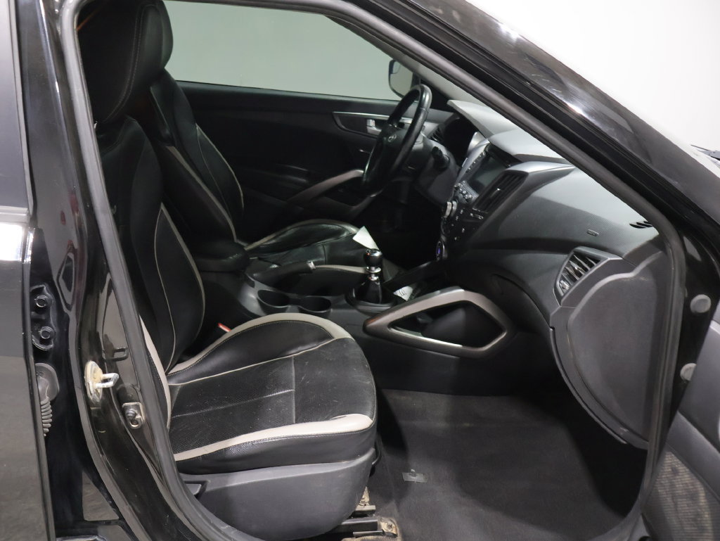 Used 2014 Hyundai Veloster Turbo FWD image 12