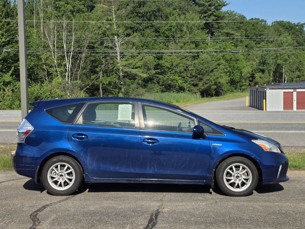 Used 2014 Toyota Prius V image 3