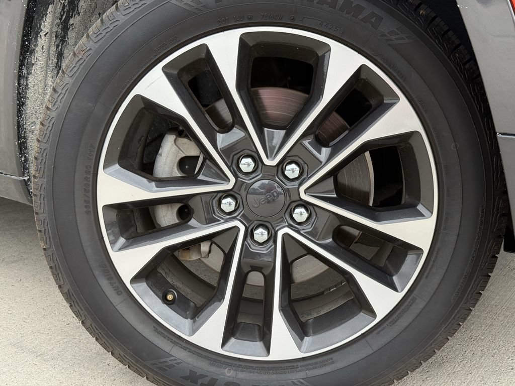 Used 2021 Jeep Grand Cherokee L Overland RWD image 9