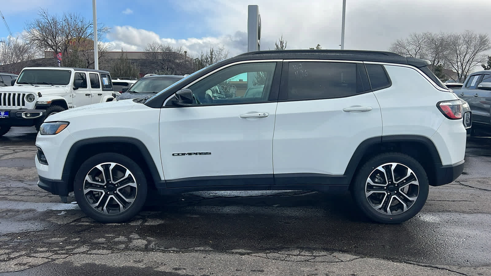 Used 2023 Jeep Compass Limited image 8