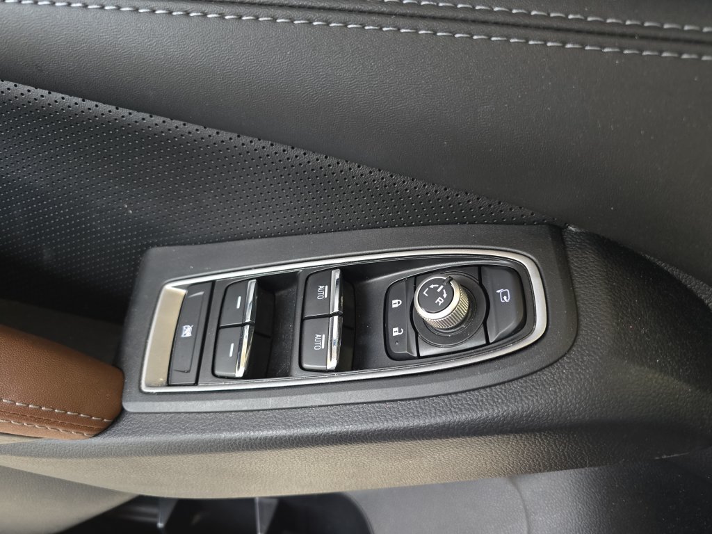 Used 2023 Subaru Ascent Touring AWD/4WD image 28