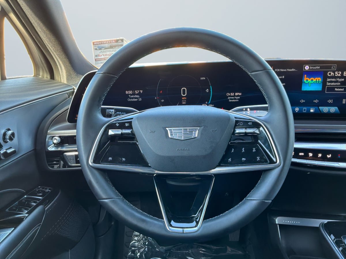 Used 2024 Cadillac Lyriq Tech RWD image 11