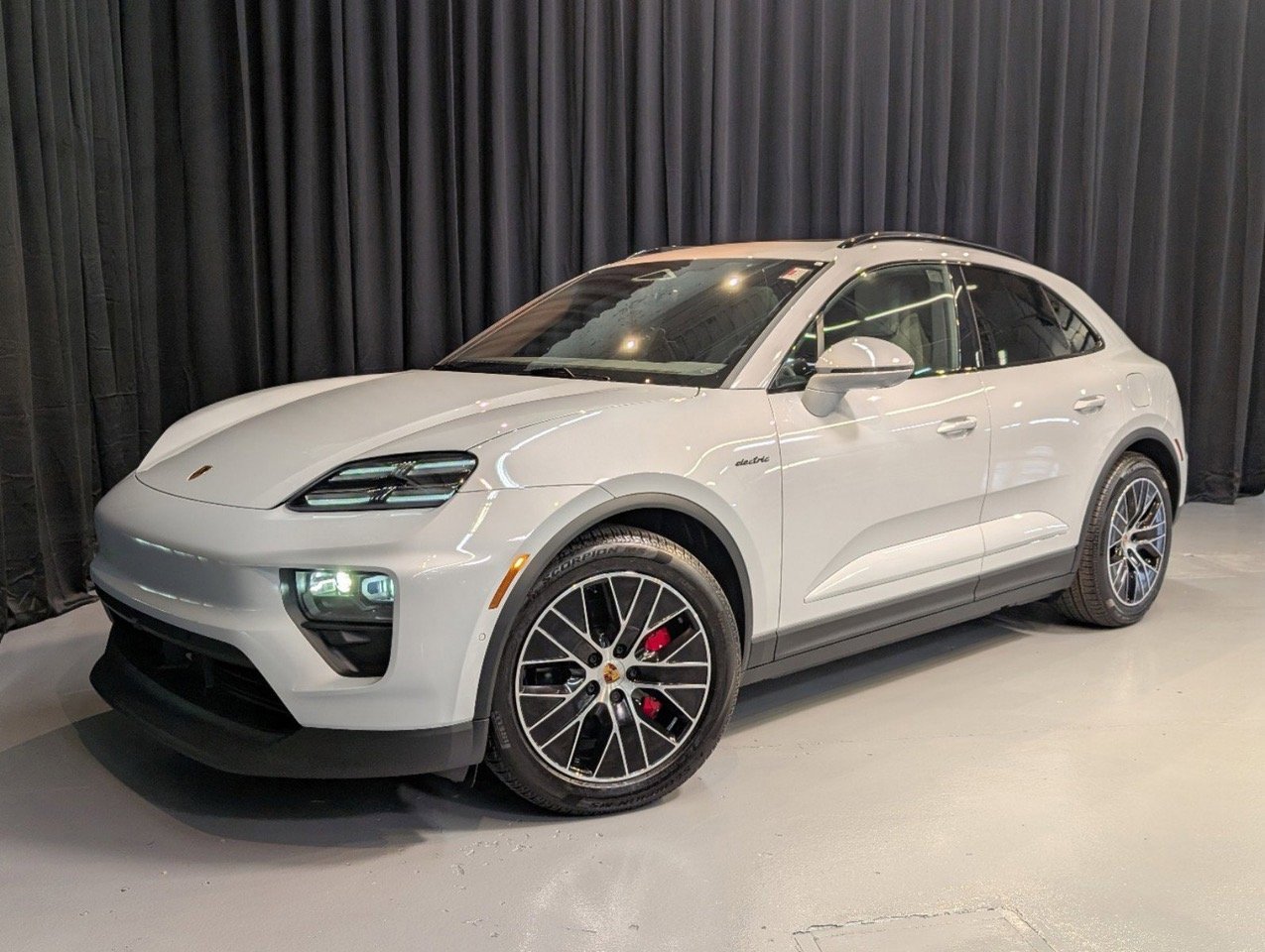 New 2025 Porsche Macan 4S Electric