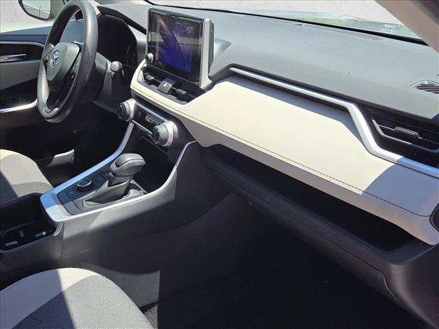 Used 2024 Toyota RAV4 XLE AWD/4WD image 22