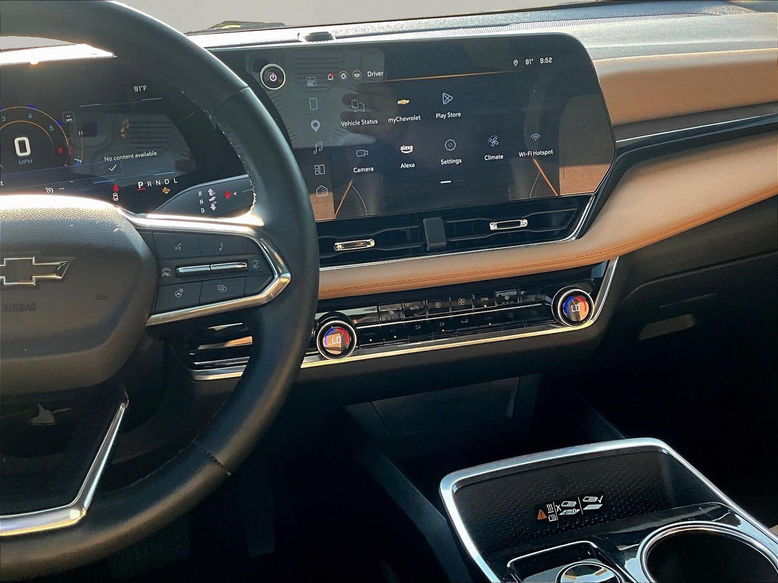 Used 2025 Chevrolet Equinox ACTIV w/ Safety and Technology Package AWD/4WD image 9