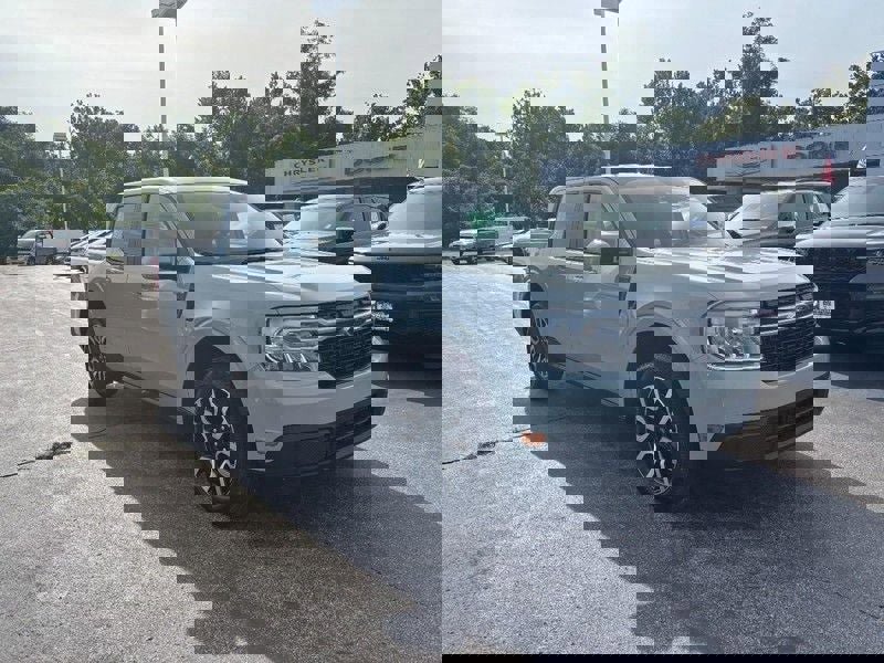 Used 2023 Ford Maverick Lariat w/ Lariat Luxury Package image 2