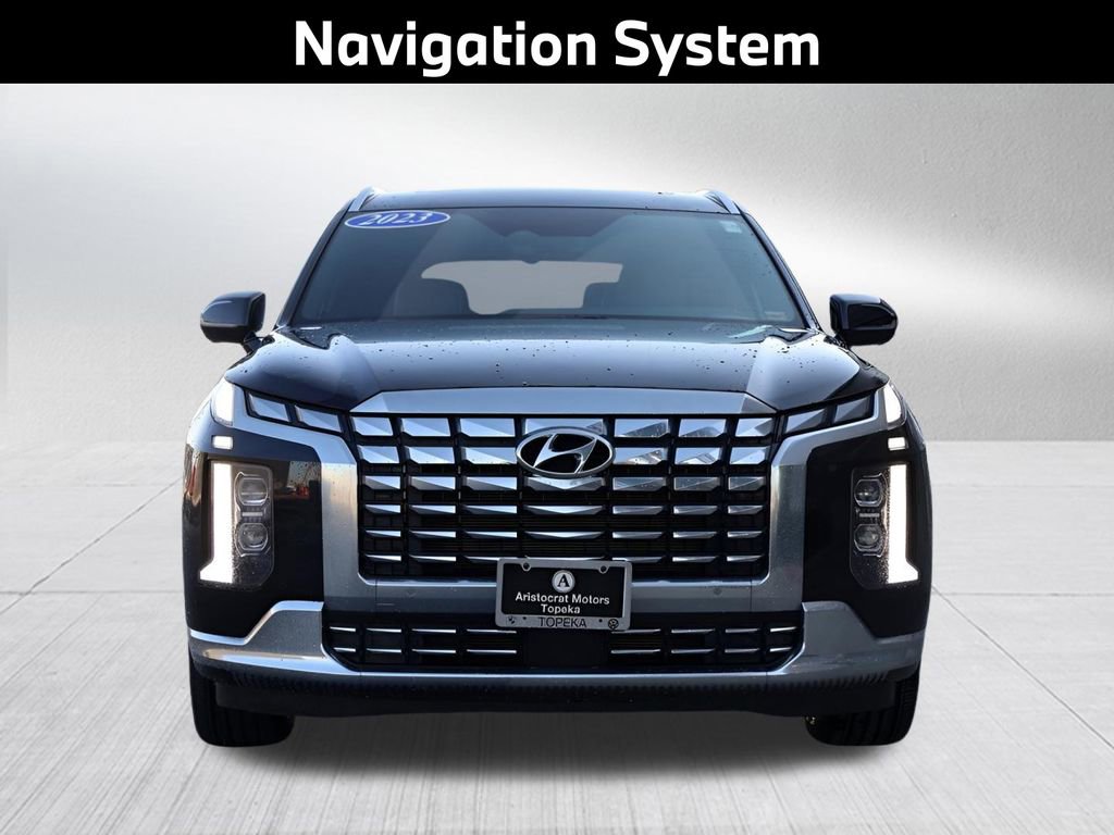 Used 2023 Hyundai Palisade Calligraphy image 3