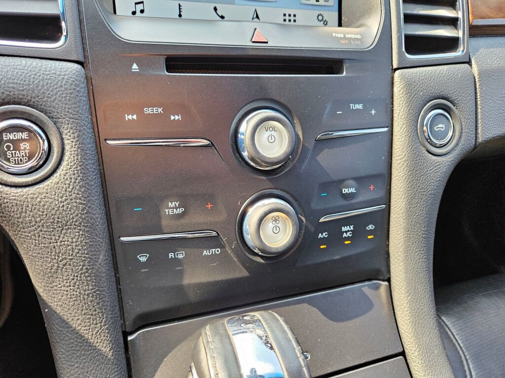 Used 2016 Ford Taurus Limited image 21
